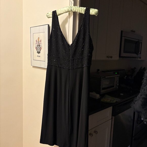 Jones New York Beaded Bodice V-Neck Cocktail Dress Size 10 - Picture 1 of 5